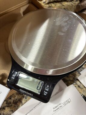 Amazon Essentials Stainless Steel Top Digital Kitchen Scale - Black Base